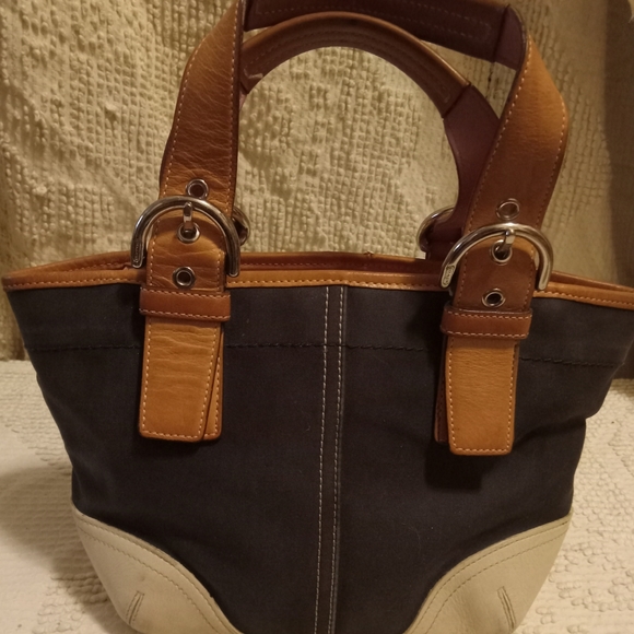 Coach Handbags - Authentic Coach bag.
